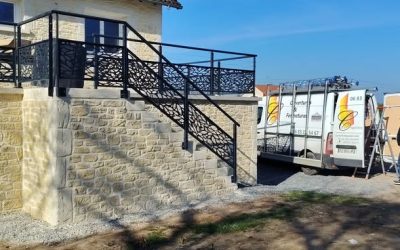 Garde-corps et escalier sur mesure à Charrin : une terrasse sécurisée avec élégance